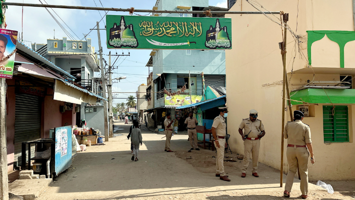 https://salarnews.in/public/uploads/images/newsimages/maannewsimage12092025_195717_Mandya clashes.png